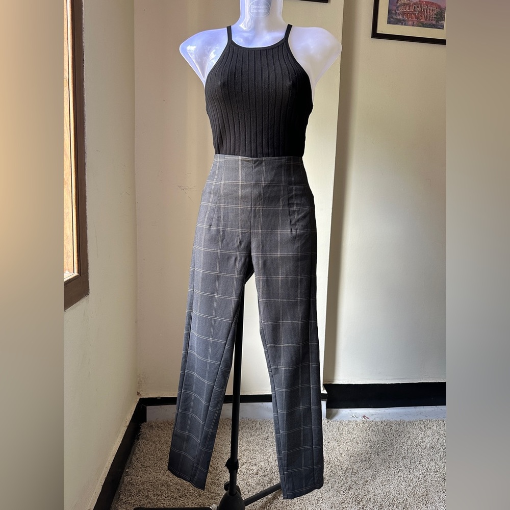 Checked Leggings with zipper at the back. - Picture 1 of 8